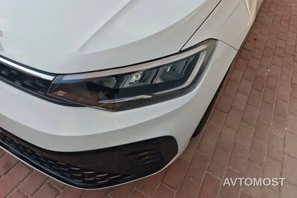 Volkswagen Lavida 2023 XRUI 1.5L Manual New Comfort Edition — фото 5