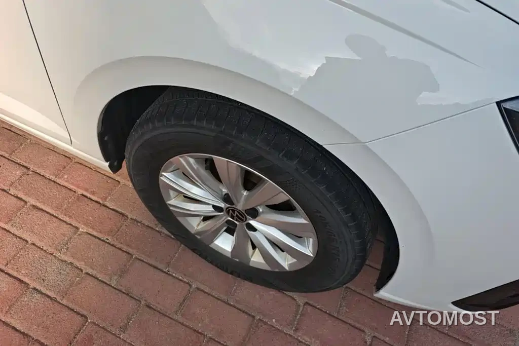 Volkswagen Lavida 2023 XRUI 1.5L Manual New Comfort Edition — фото 6