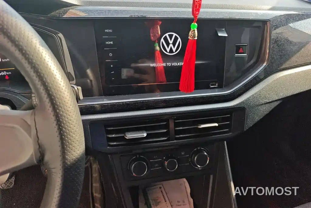 Volkswagen Lavida 2023 XRUI 1.5L Manual New Comfort Edition — фото 12