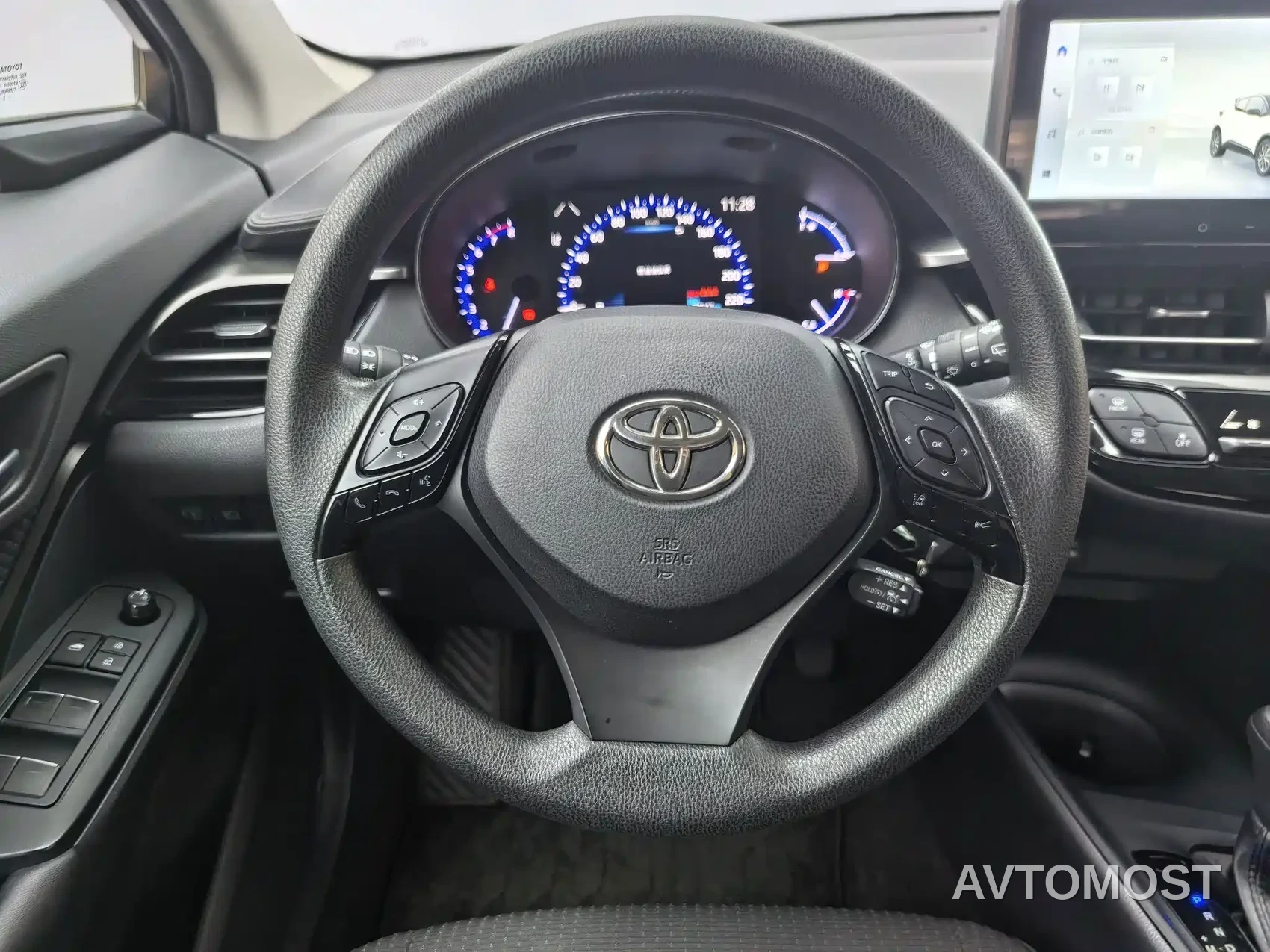 Toyota IZOA 2023 Hybrid 2.0L Yi-Xing Edition — фото 12