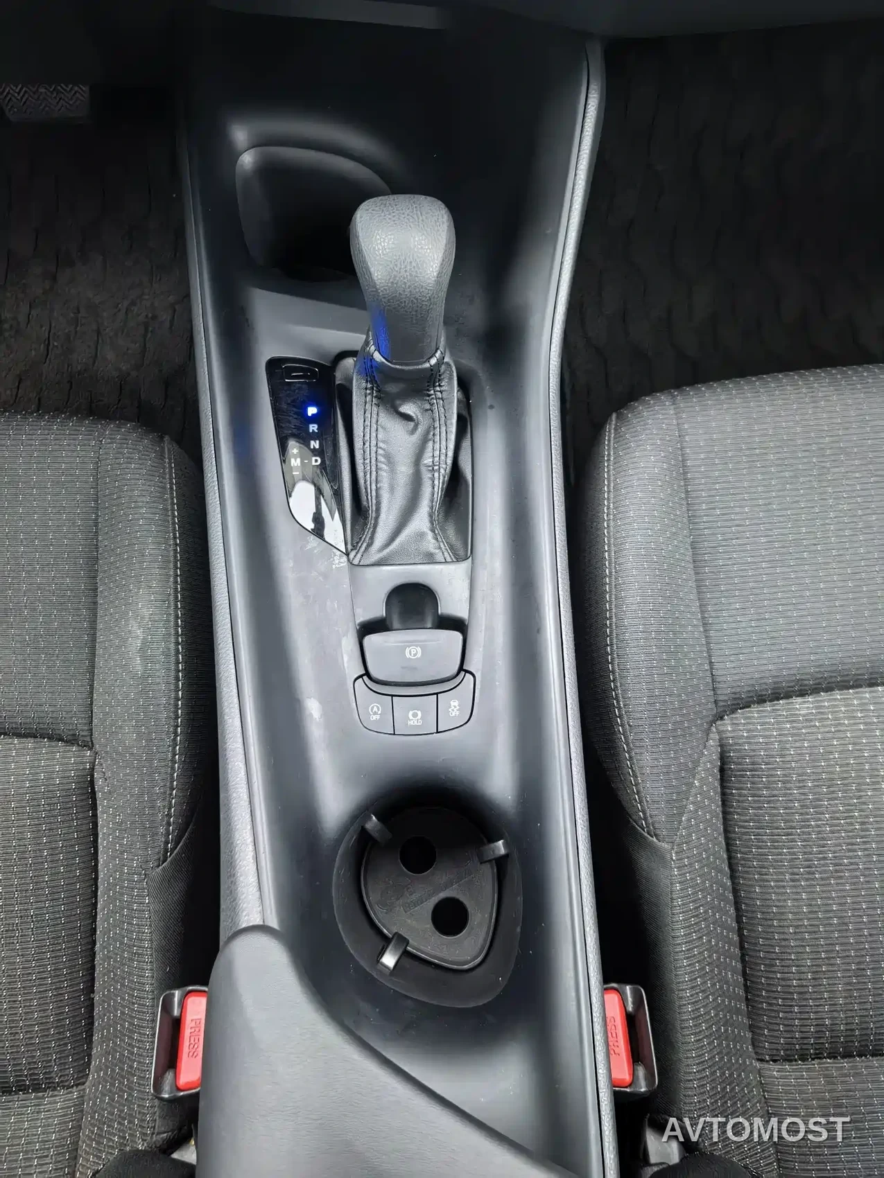 Toyota IZOA 2023 Hybrid 2.0L Yi-Xing Edition — фото 13