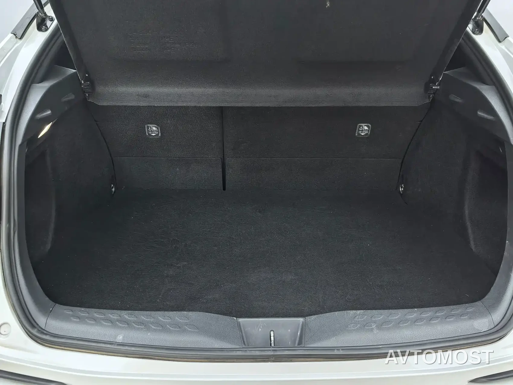 Toyota IZOA 2023 Hybrid 2.0L Yi-Xing Edition — фото 15