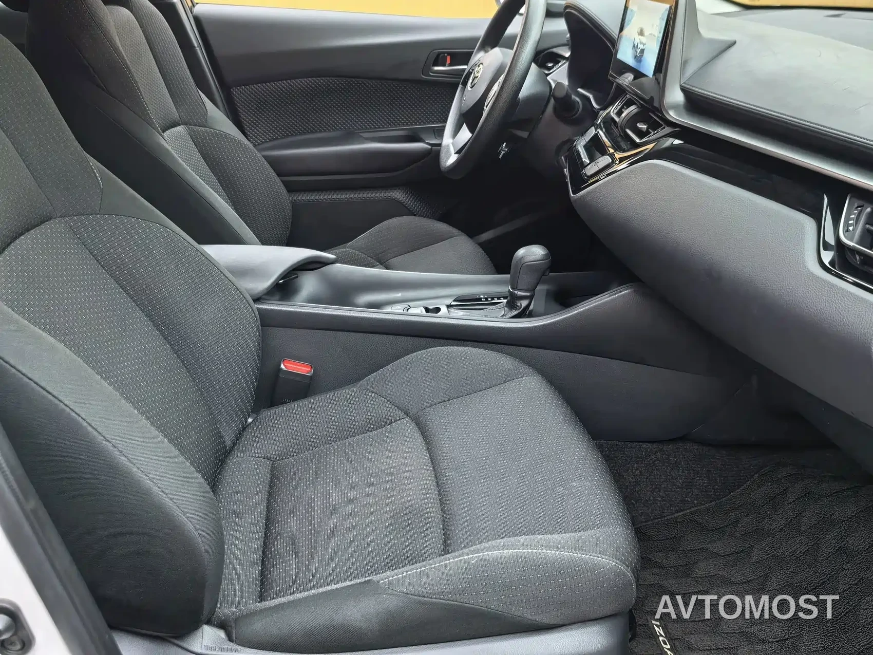 Toyota IZOA 2023 Hybrid 2.0L Yi-Xing Edition — фото 16