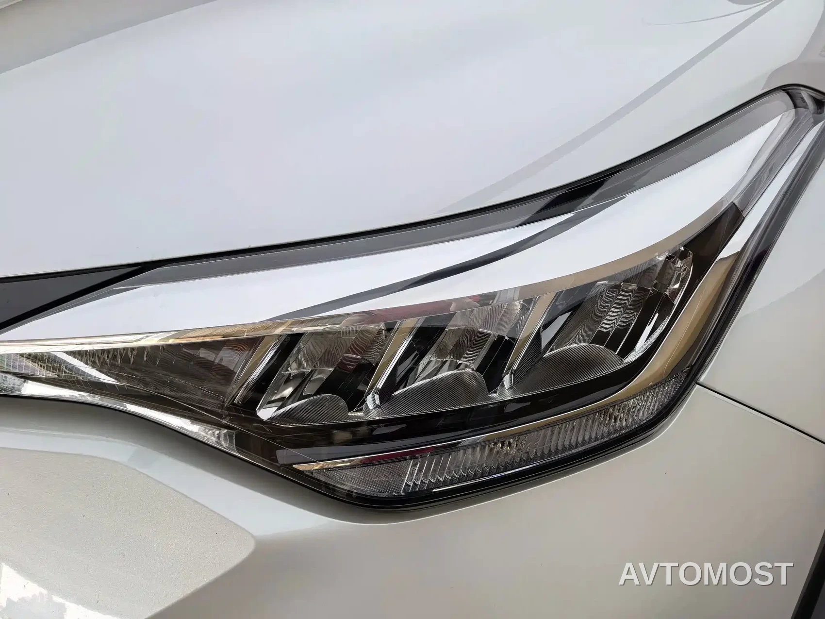 Toyota IZOA 2023 Hybrid 2.0L Yi-Xing Edition — фото 17