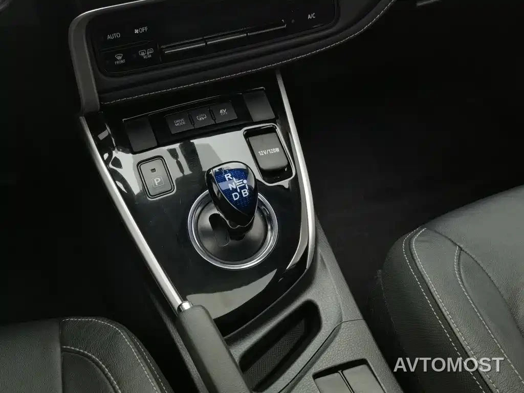 Toyota Corolla Twin Engine E+ 2020 1.8L E-CVT Comfort Edition — фото 11