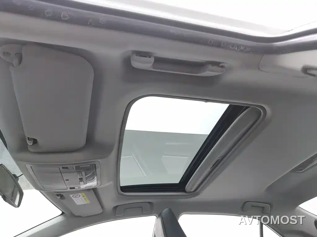 Toyota Corolla Twin Engine E+ 2020 1.8L E-CVT Comfort Edition — фото 12