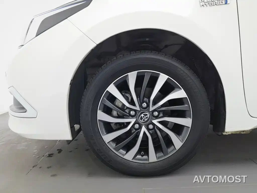 Toyota Corolla Twin Engine E+ 2020 1.8L E-CVT Comfort Edition — фото 15