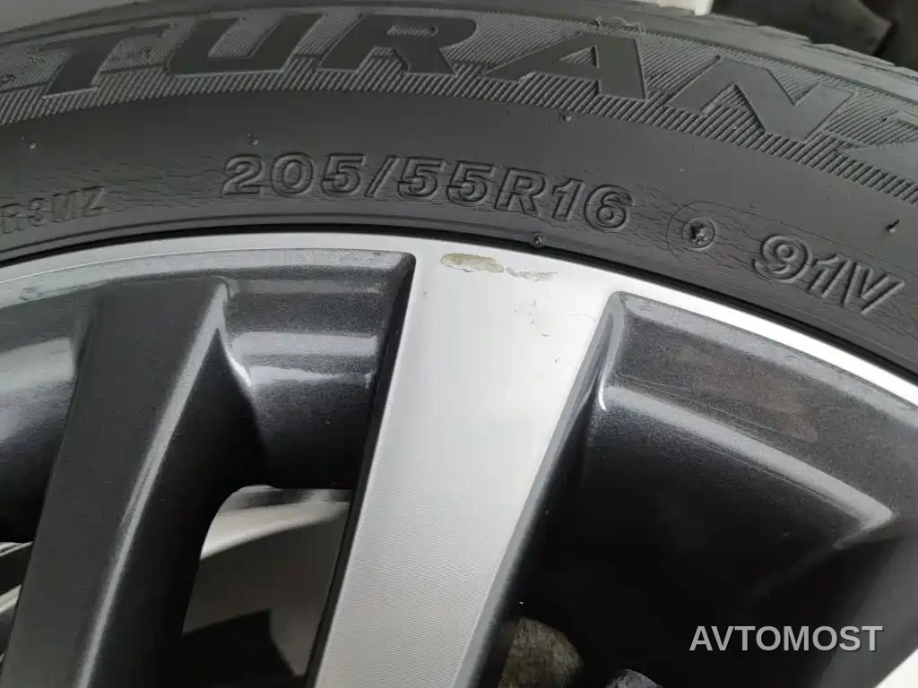 Toyota Corolla Twin Engine E+ 2020 1.8L E-CVT Comfort Edition — фото 22