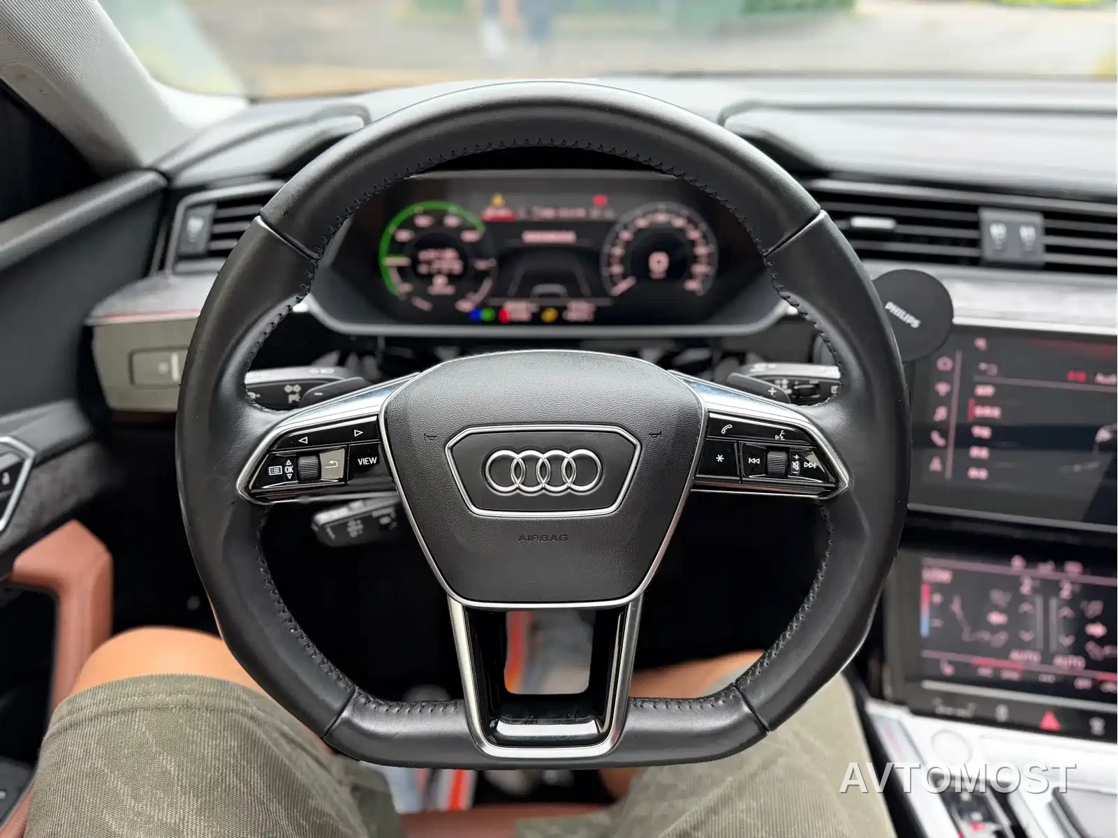 Audi e-tron (Import) 2019 55 quattro Technology — фото 9
