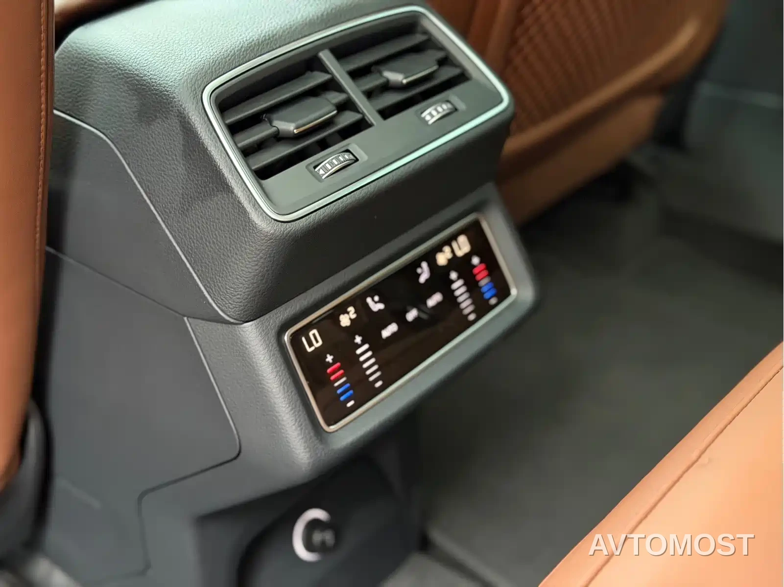 Audi e-tron (Import) 2019 55 quattro Technology — фото 10