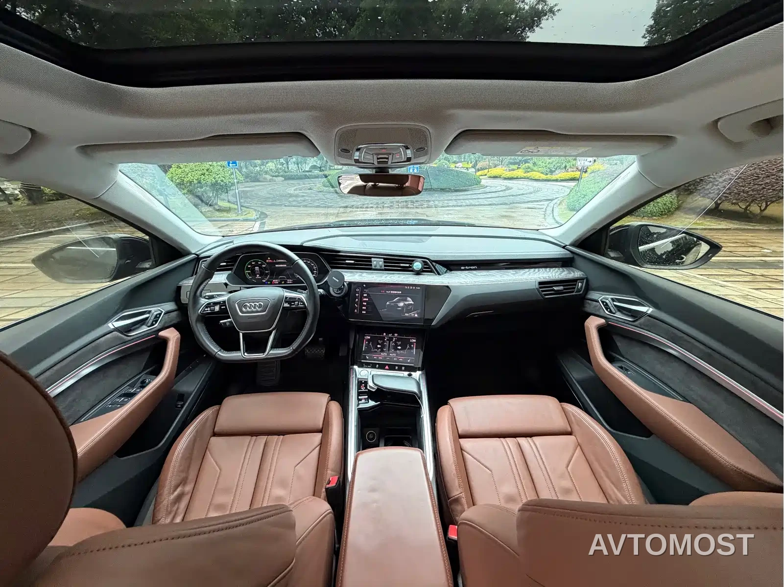 Audi e-tron (Import) 2019 55 quattro Technology — фото 14