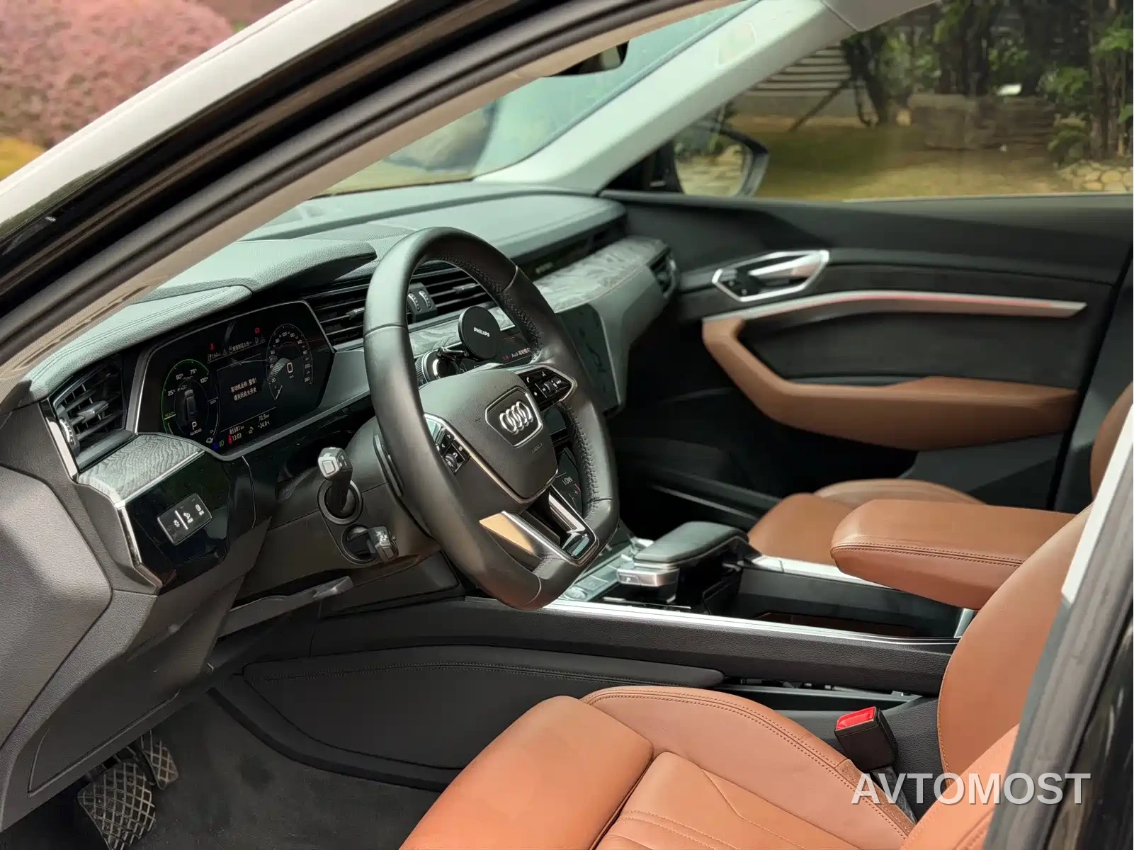 Audi e-tron (Import) 2019 55 quattro Technology — фото 16