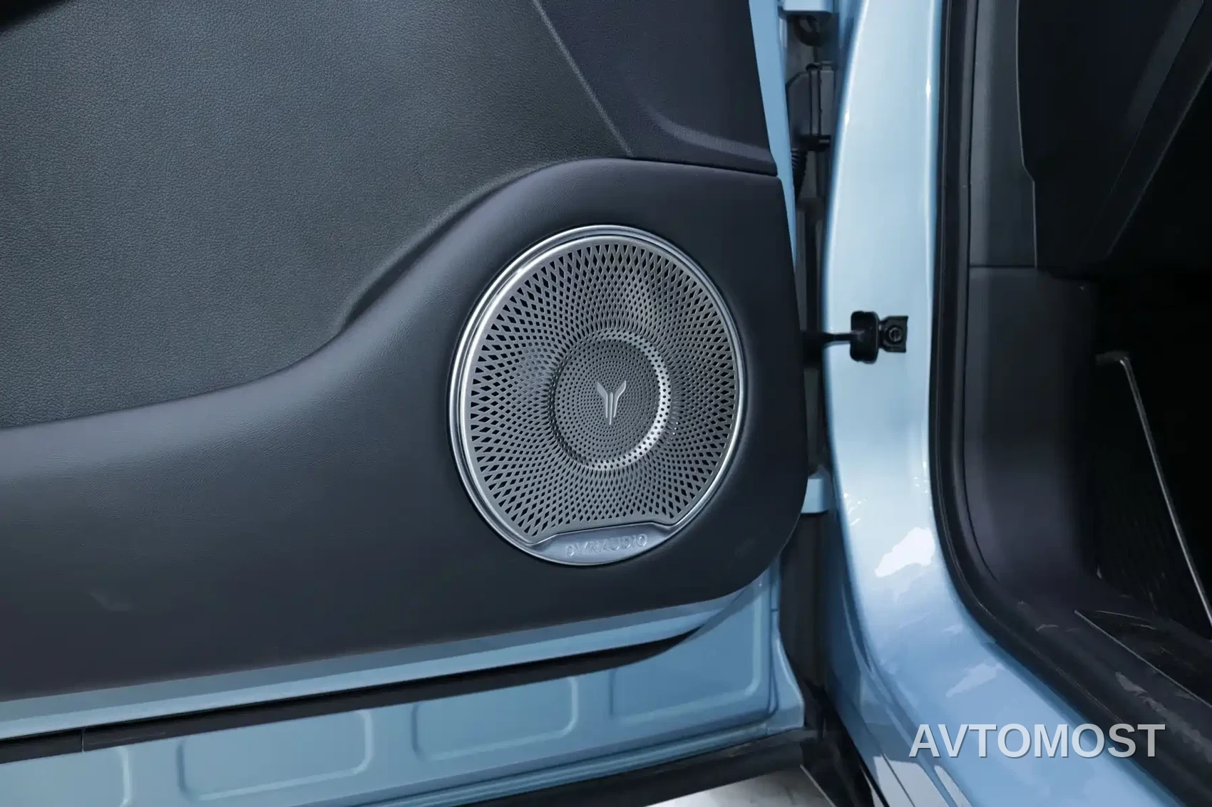 VOYAH FREE 2021 AWD Standard Range Extender Exclusive Luxury Package — фото 8