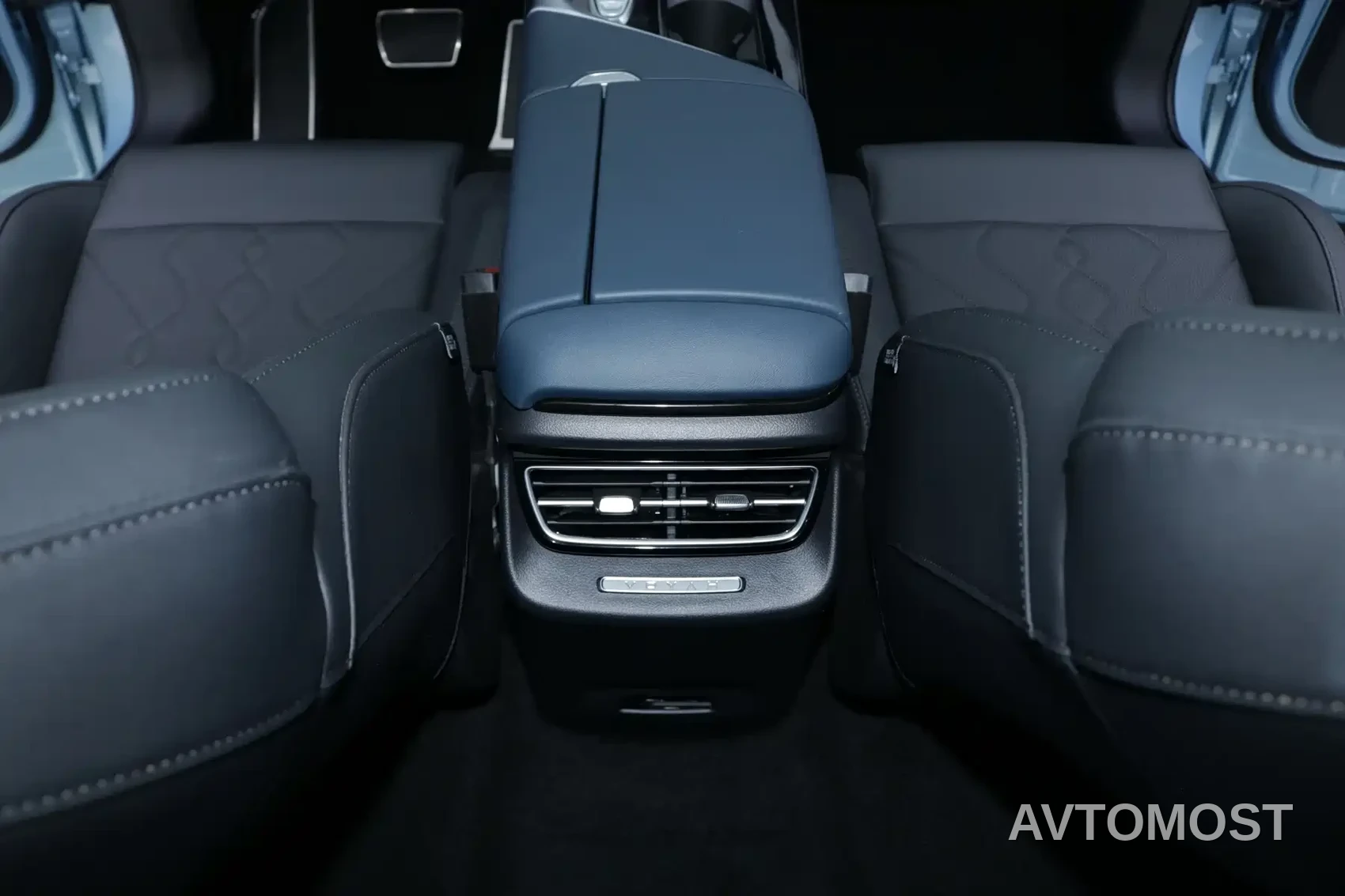 VOYAH FREE 2021 AWD Standard Range Extender Exclusive Luxury Package — фото 21