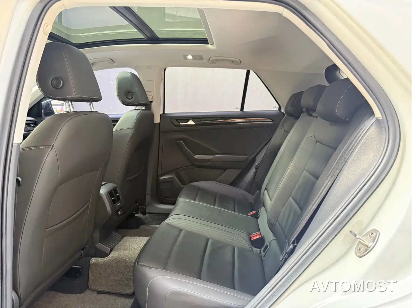 Volkswagen T-ROC 2021 280TSI DSG 2WD Comfort Smart Connect Edition — фото 8