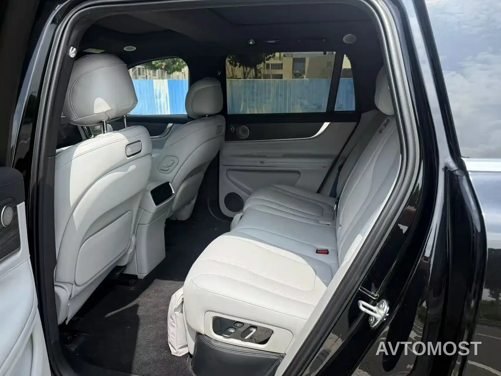 AITO M9 2024 Extended Range Max 42kWh 5-seater — фото 7