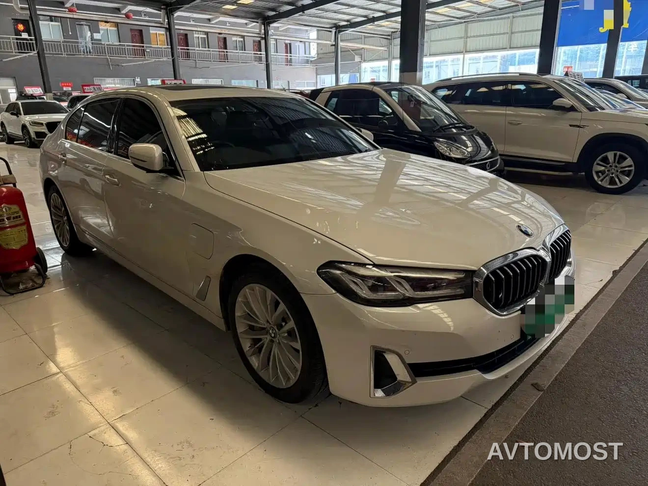 BMW 5 Series New Energy 2021 535Le Luxury Package — фото 3