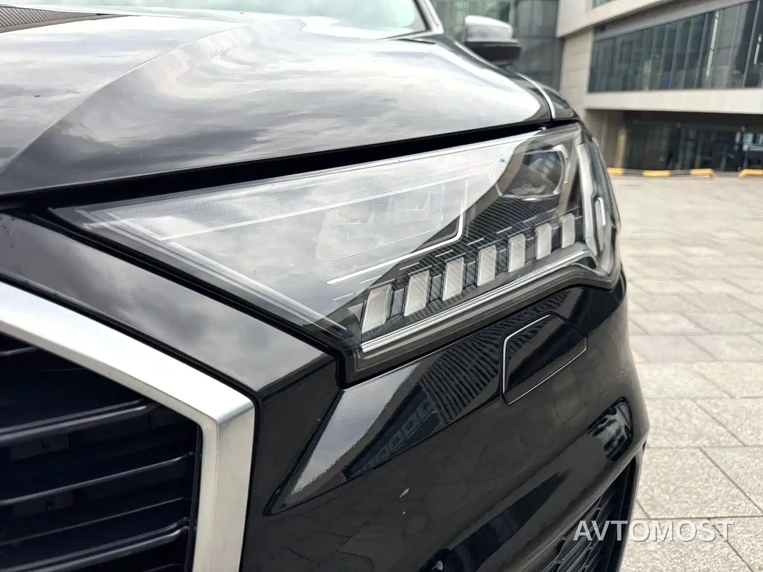 Audi Q7 2023 45 TFSI quattro S line Sport — фото 3