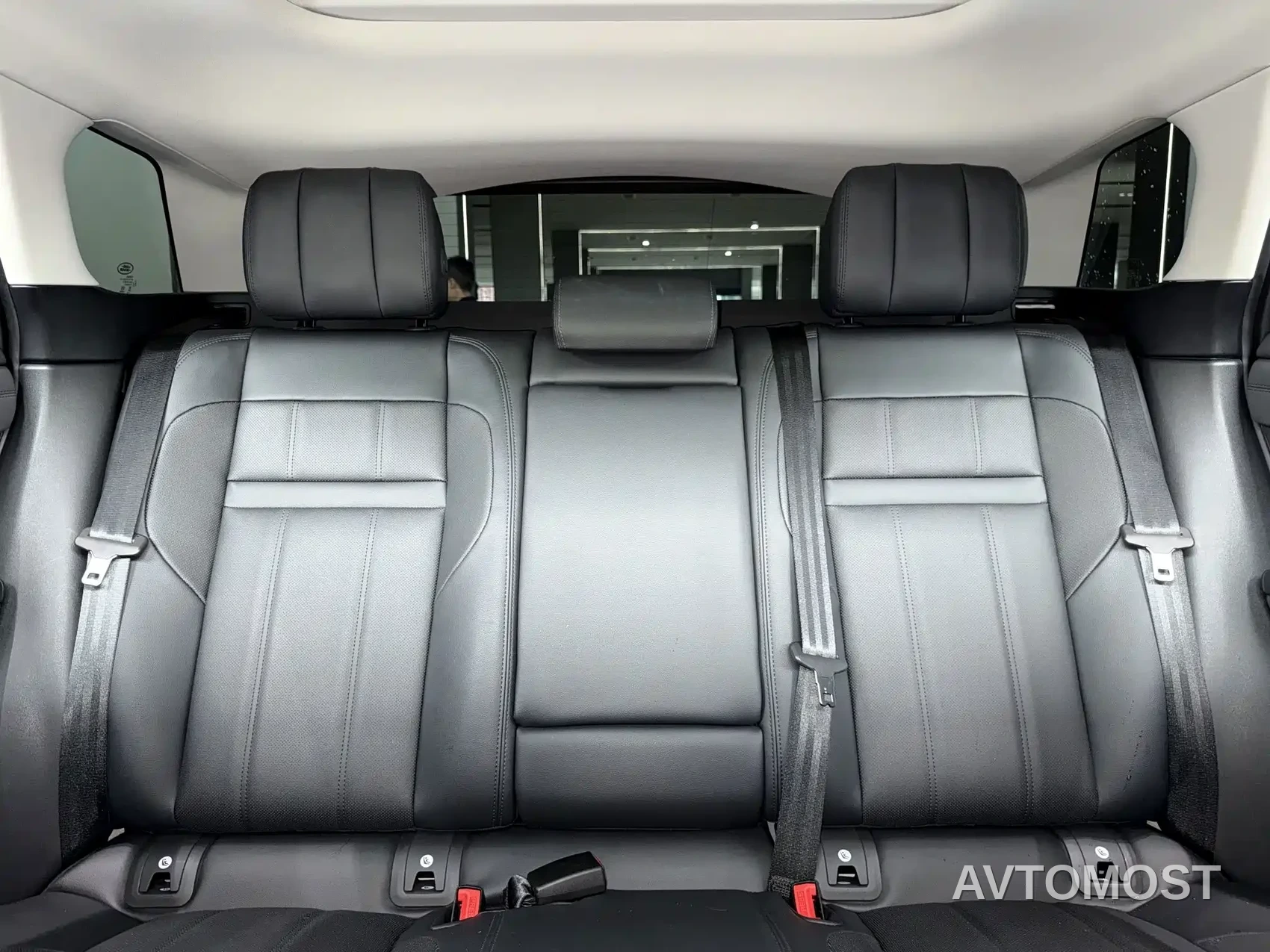 Land Rover Range Rover Evoque 2021 Range Rover Evoque L 249PS R-Dynamic SE Luxury Edition — фото 6