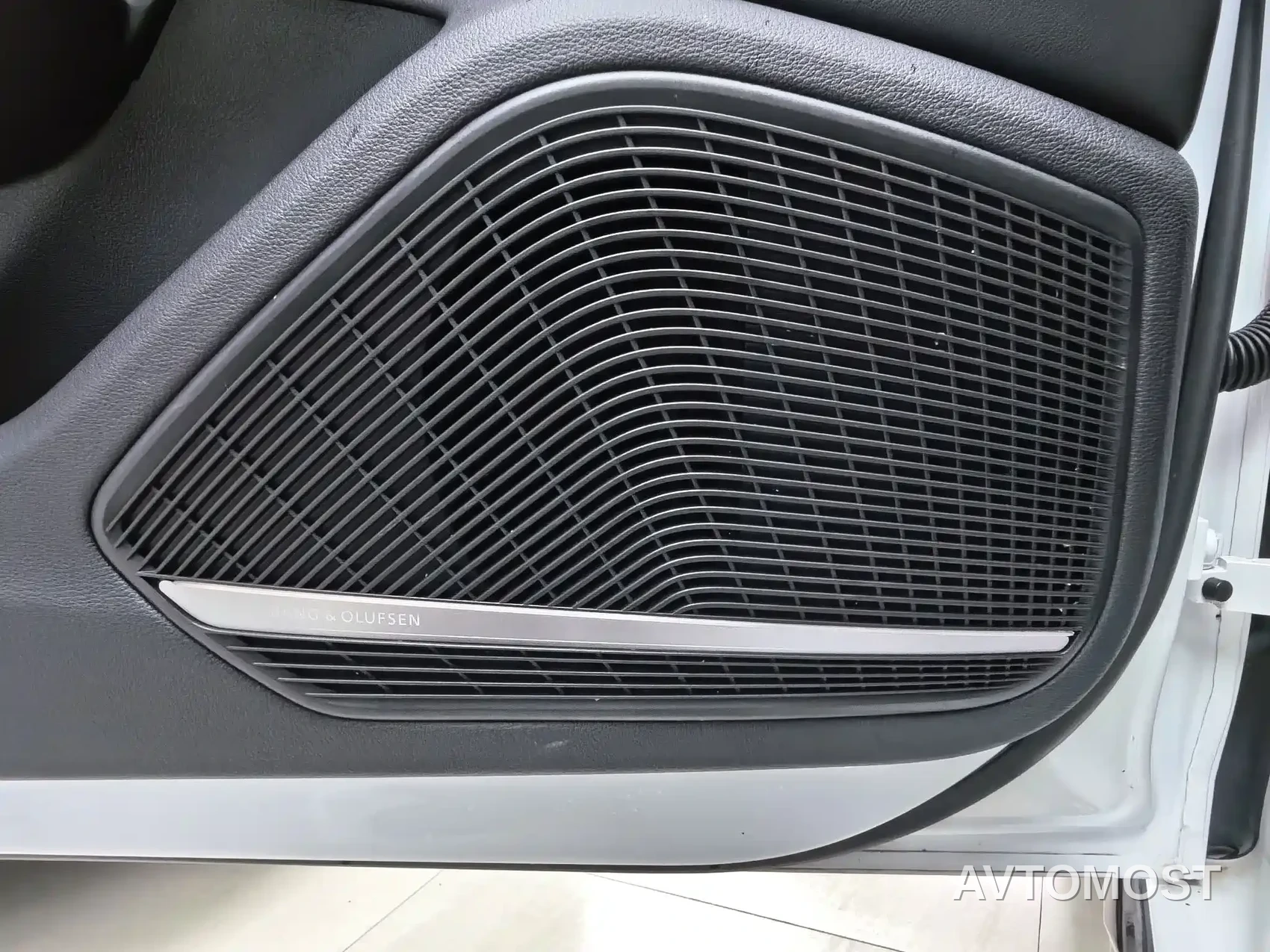 Audi A4L 2023 40 TFSI Bang&Olufsen Starlight Edition — фото 14