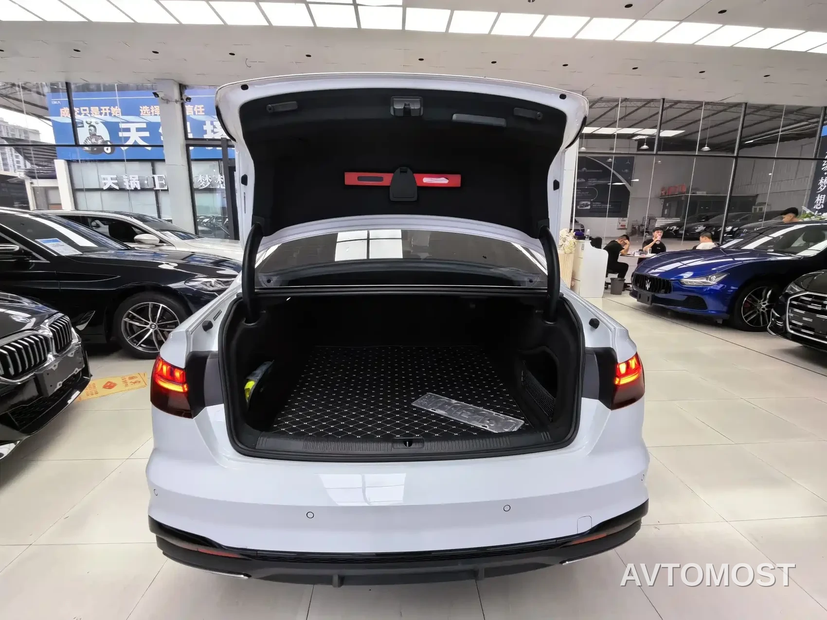 Audi A4L 2023 40 TFSI Bang&Olufsen Starlight Edition — фото 19