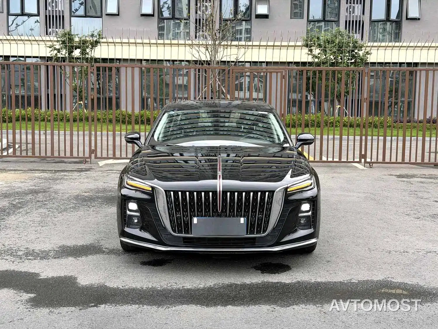 Hongqi H5 2023 1.5T DCT Smart Connect Joy Edition — фото 2