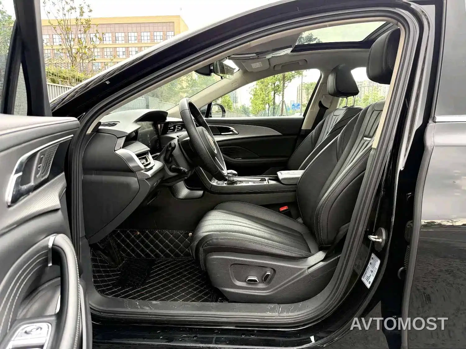 Hongqi H5 2023 1.5T DCT Smart Connect Joy Edition — фото 4