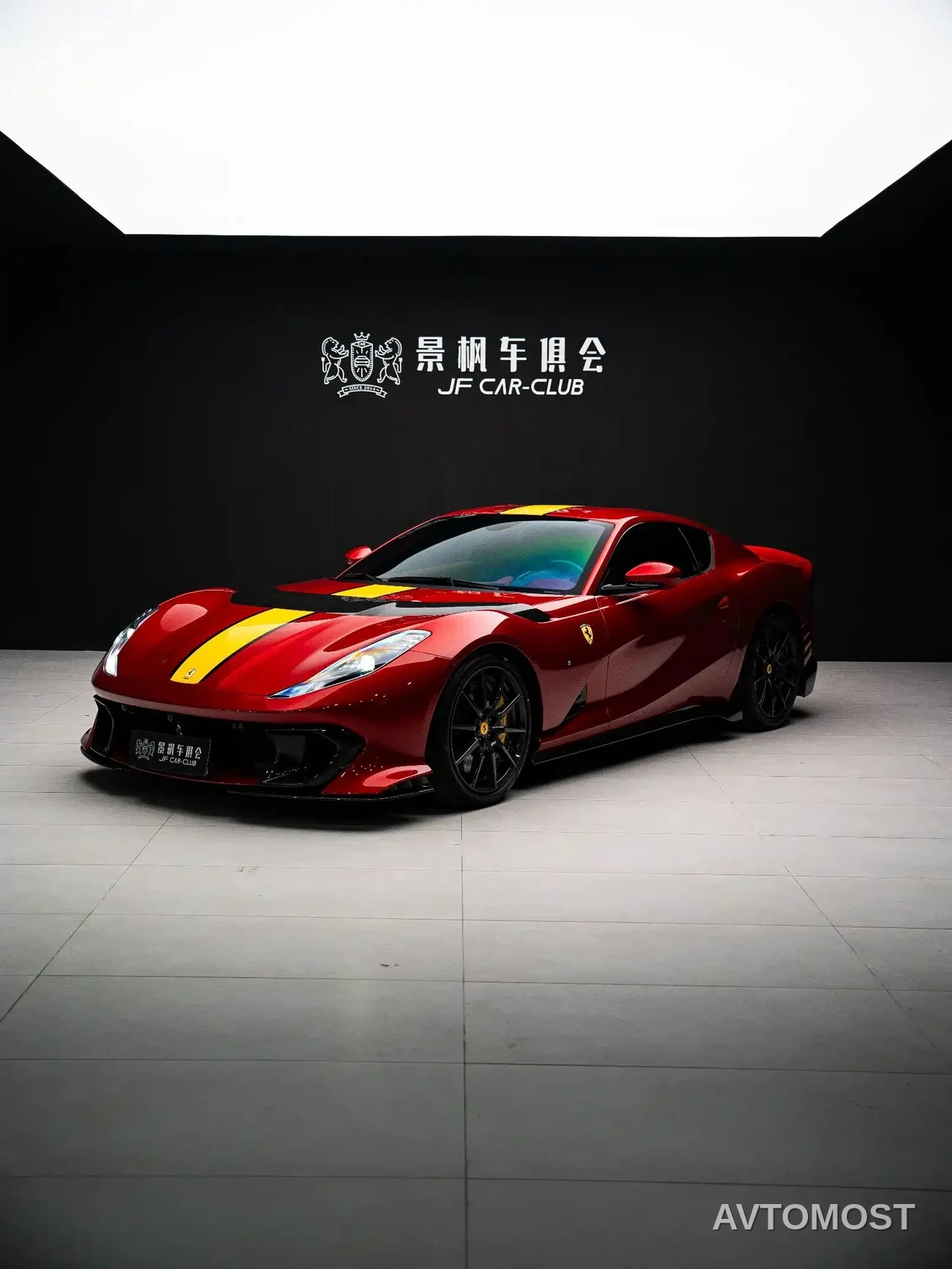 Ferrari 812 2021 812 Competizione — фото 1