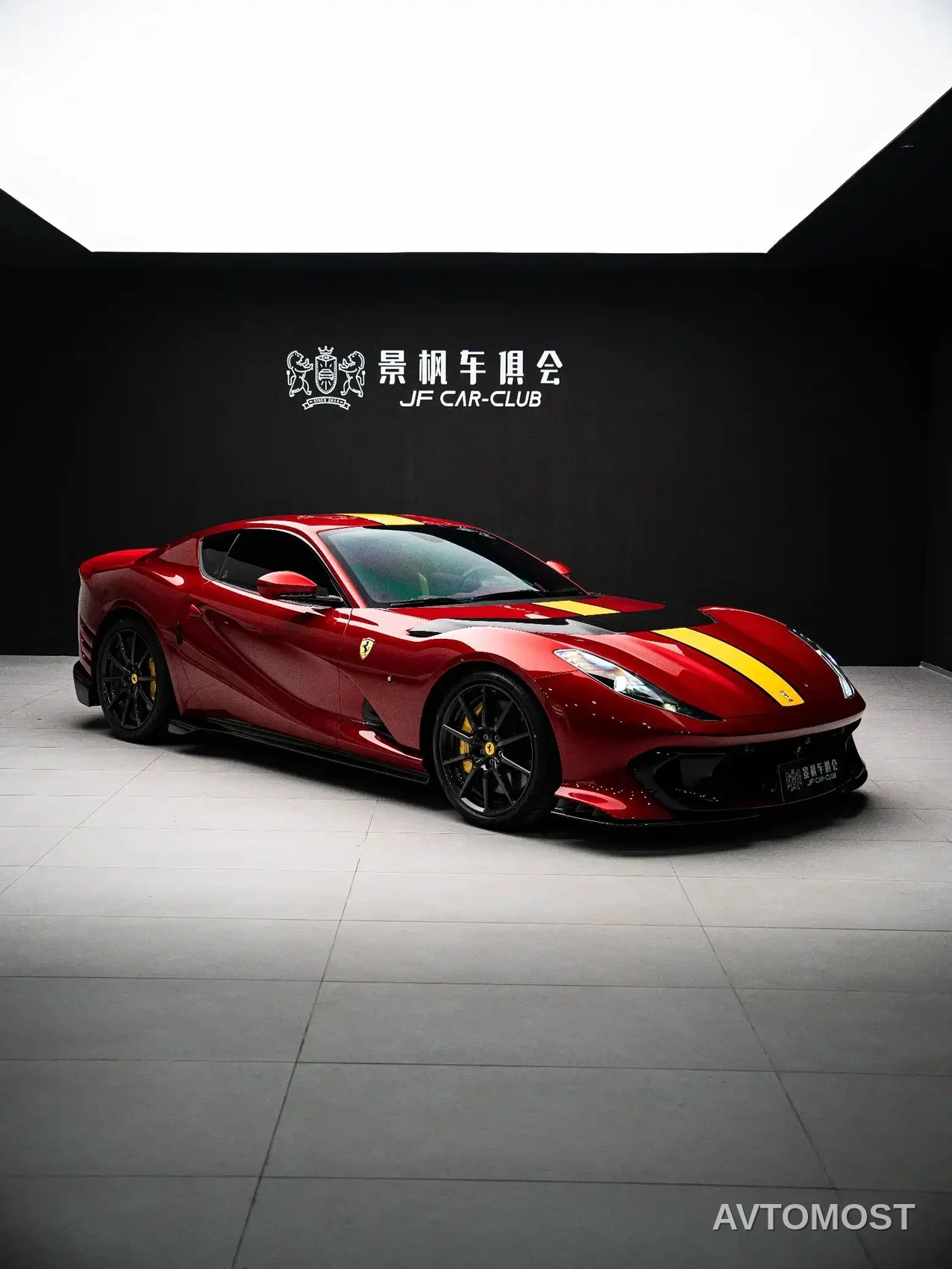 Ferrari 812 2021 812 Competizione — фото 7