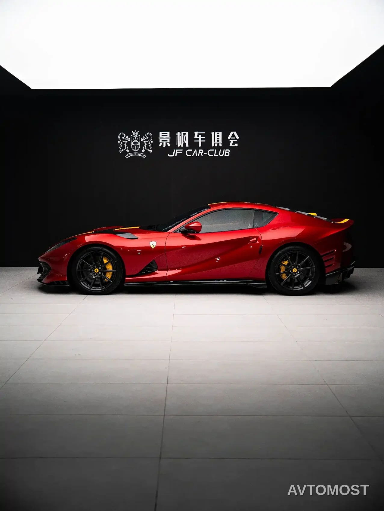 Ferrari 812 2021 812 Competizione — фото 39
