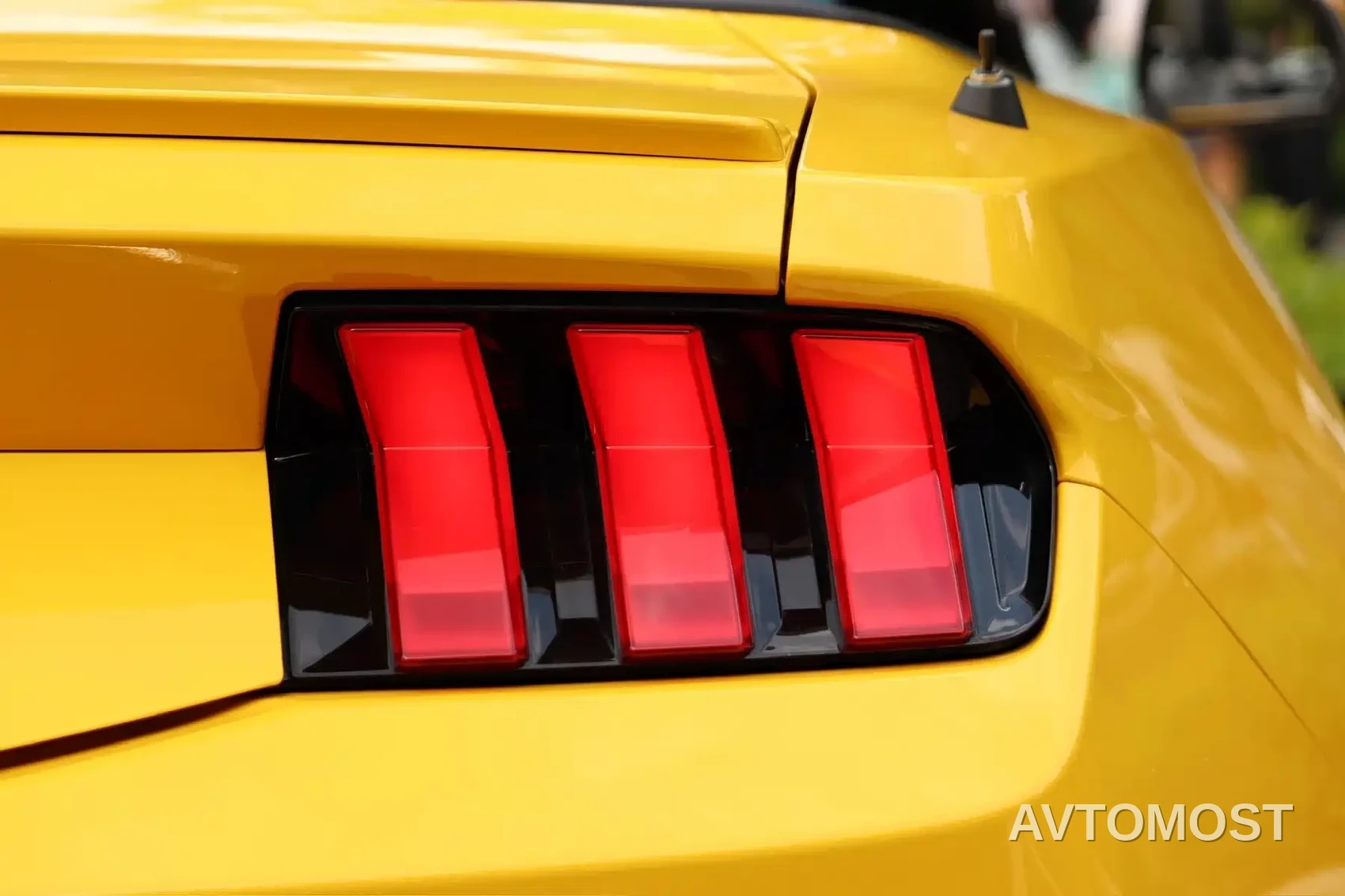 Ford Mustang 2024 2.3T EcoBoost Convertible Sport Edition — фото 9