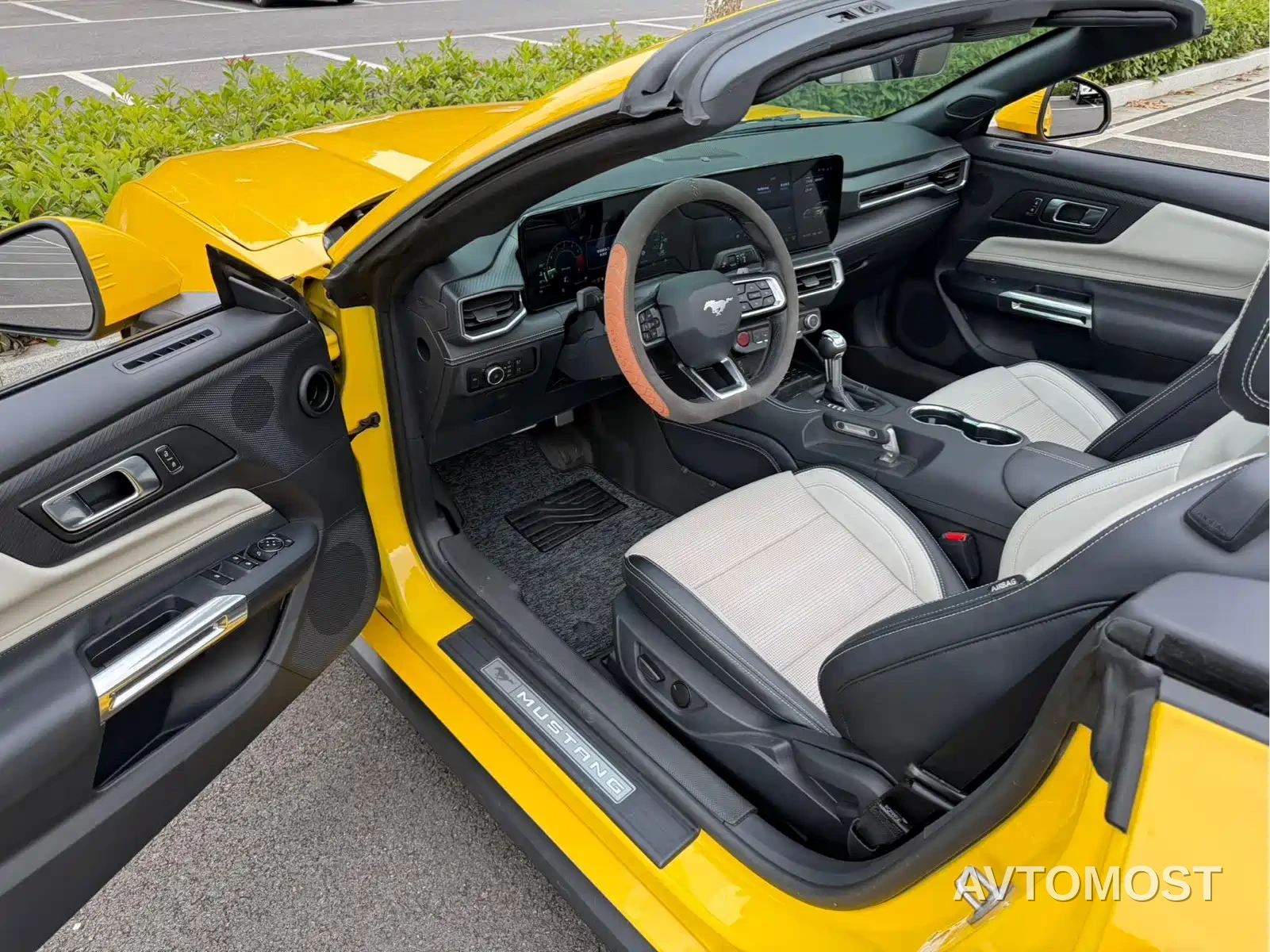 Ford Mustang 2024 2.3T EcoBoost Convertible Sport Edition — фото 10