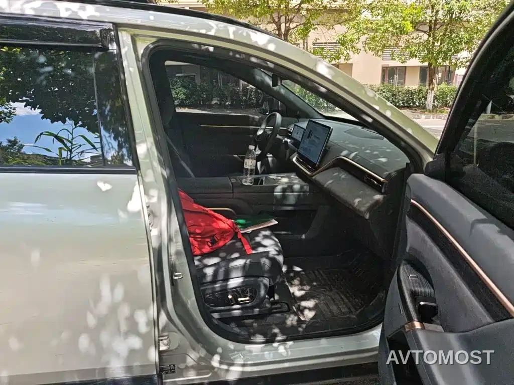 Dongfeng Yipai eπ008 2024 210Max Range Extender 6-Seater — фото 16
