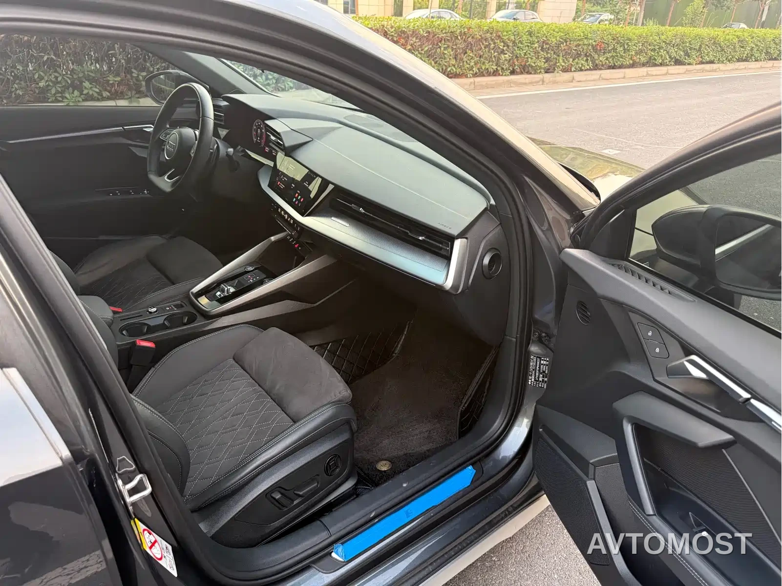 Audi A3 2024 Model Sportback 35 TFSI Luxury Sport — фото 10