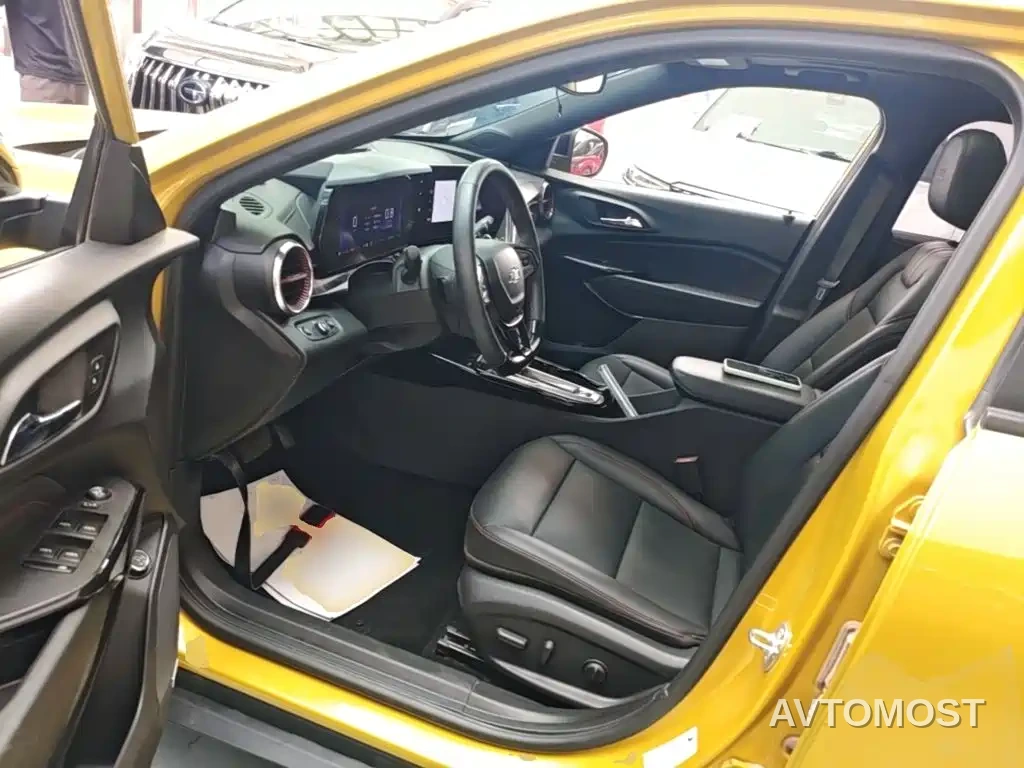Chevrolet Seeker 2022 1.5T CVT RS Stinger Edition — фото 11
