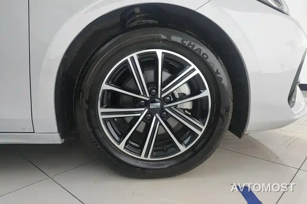 Geely Galaxy A7 2025 EM-i 70km Luxury Edition — фото 6
