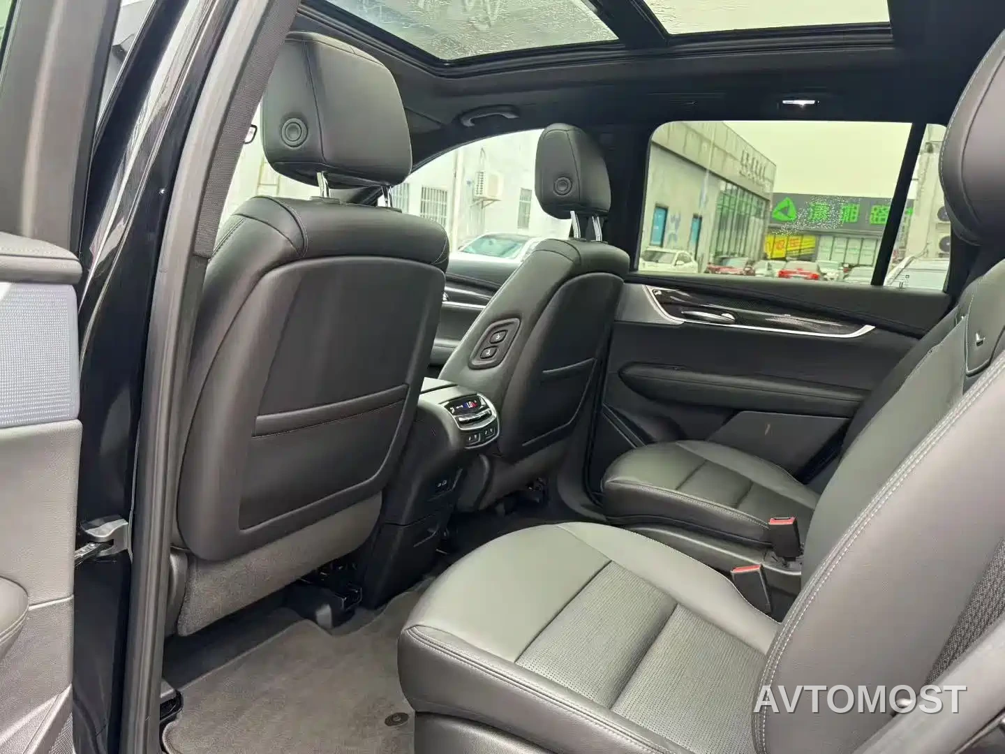 Cadillac XT6 2025 2.0T 6-Seater AWD Executive Black Label Edition — фото 5