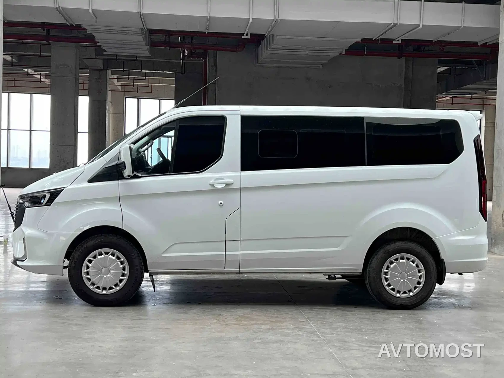 Ford Transit 2023 Model 2.0T Diesel Manual Business Travel Medium Wheelbase Low Roof 7/8/9 Seater — фото 5