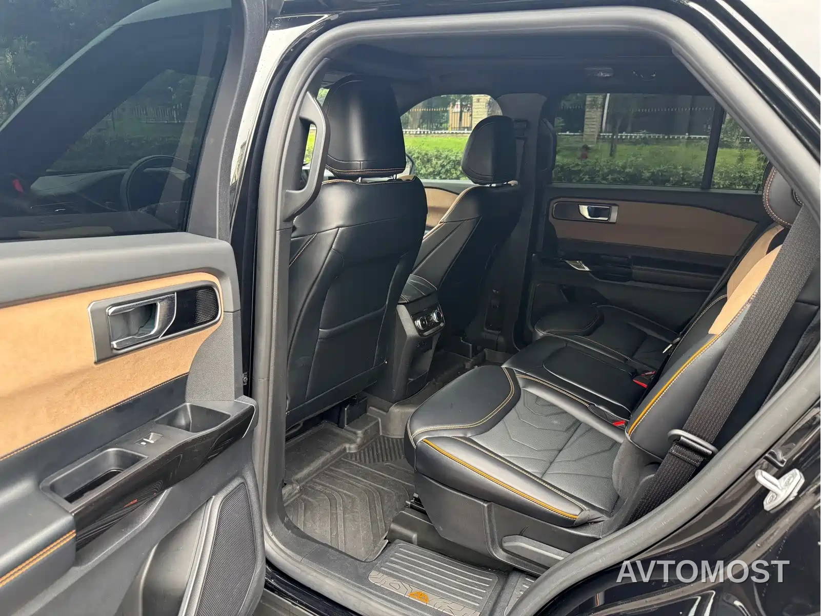 Ford Explorer 2023 EcoBoost 285 Kunlun Summit Edition 7-seater — фото 5
