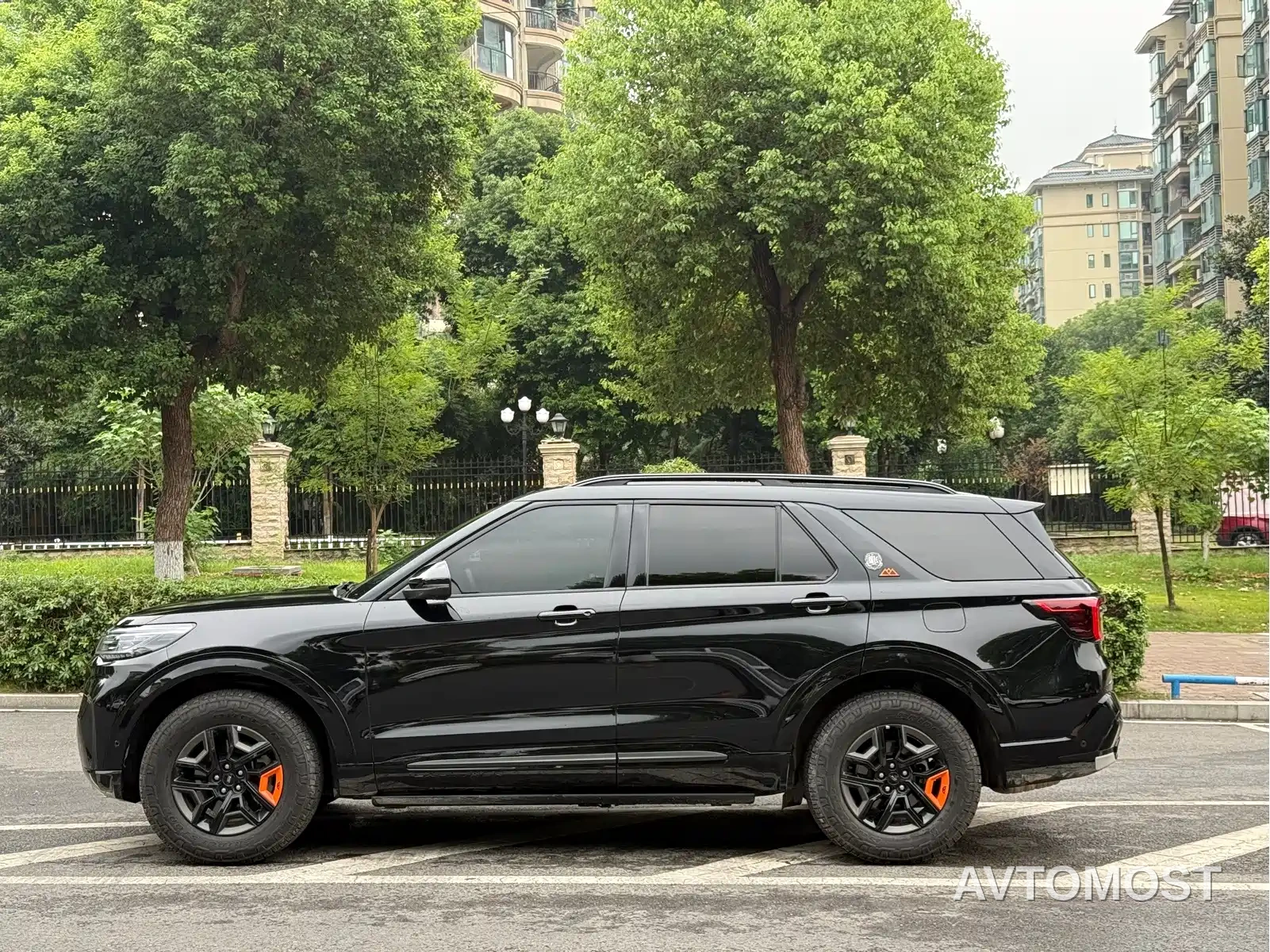 Ford Explorer 2023 EcoBoost 285 Kunlun Summit Edition 7-seater — фото 11