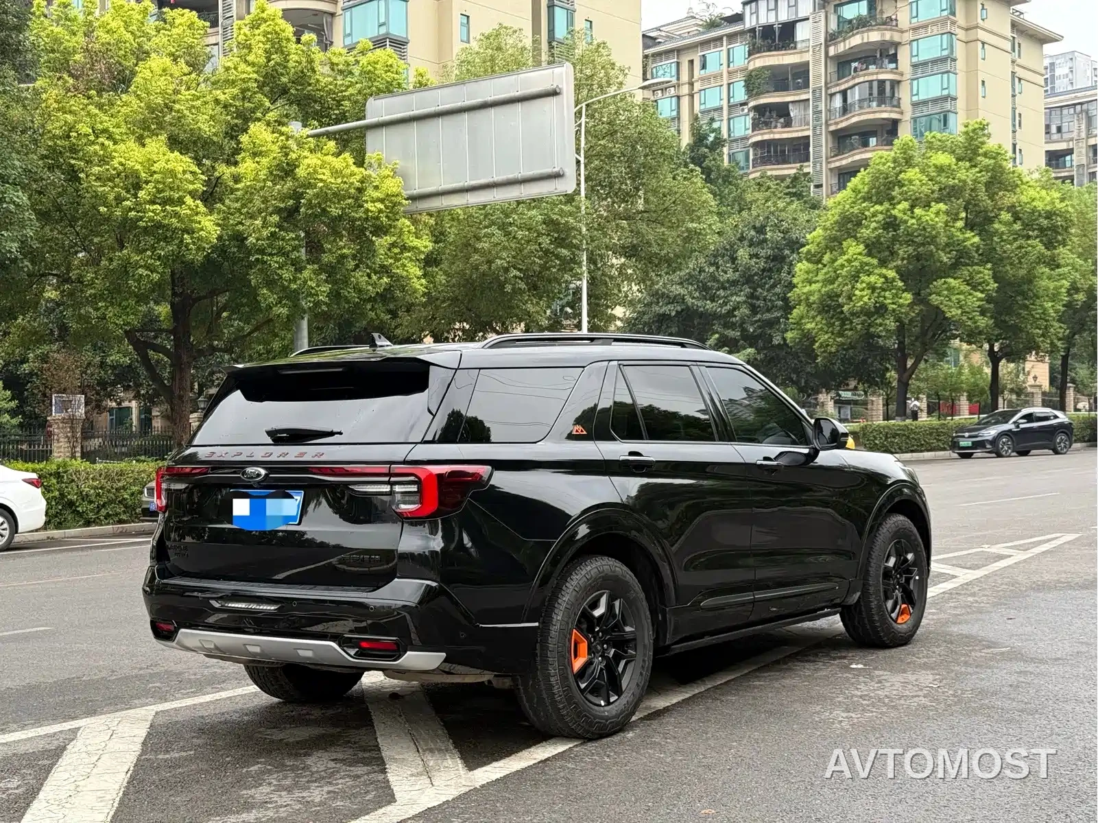 Ford Explorer 2023 EcoBoost 285 Kunlun Summit Edition 7-seater — фото 12