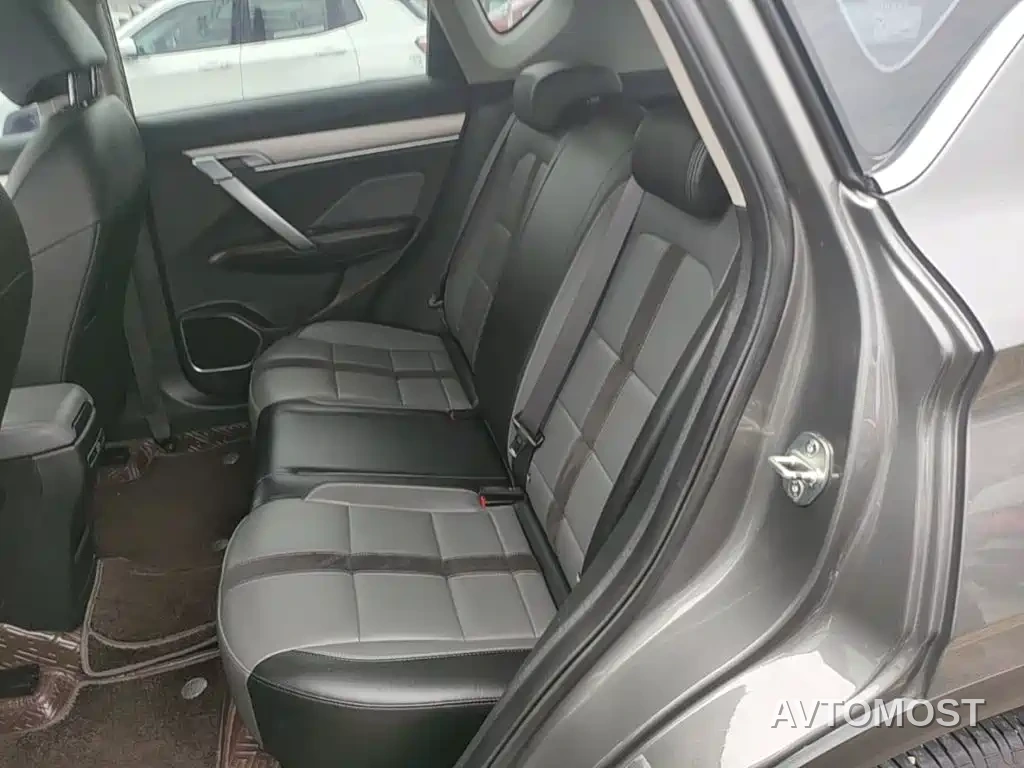 Geely Binyue 2023 1.5T DCT Diamond Edition — фото 12