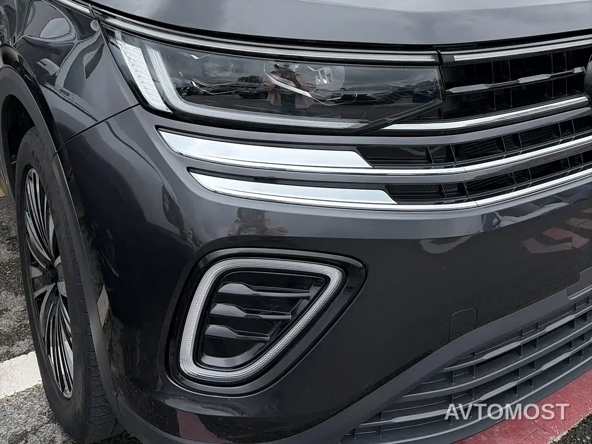 Volkswagen Talagon 2023 330TSI Luxury Touring Edition — фото 4