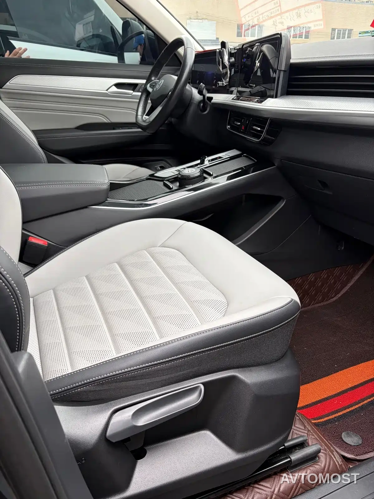 Volkswagen Talagon 2023 330TSI Luxury Touring Edition — фото 6