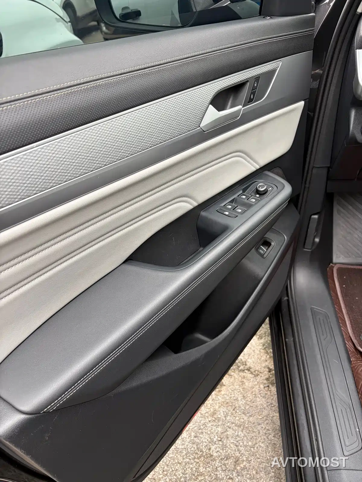 Volkswagen Talagon 2023 330TSI Luxury Touring Edition — фото 18