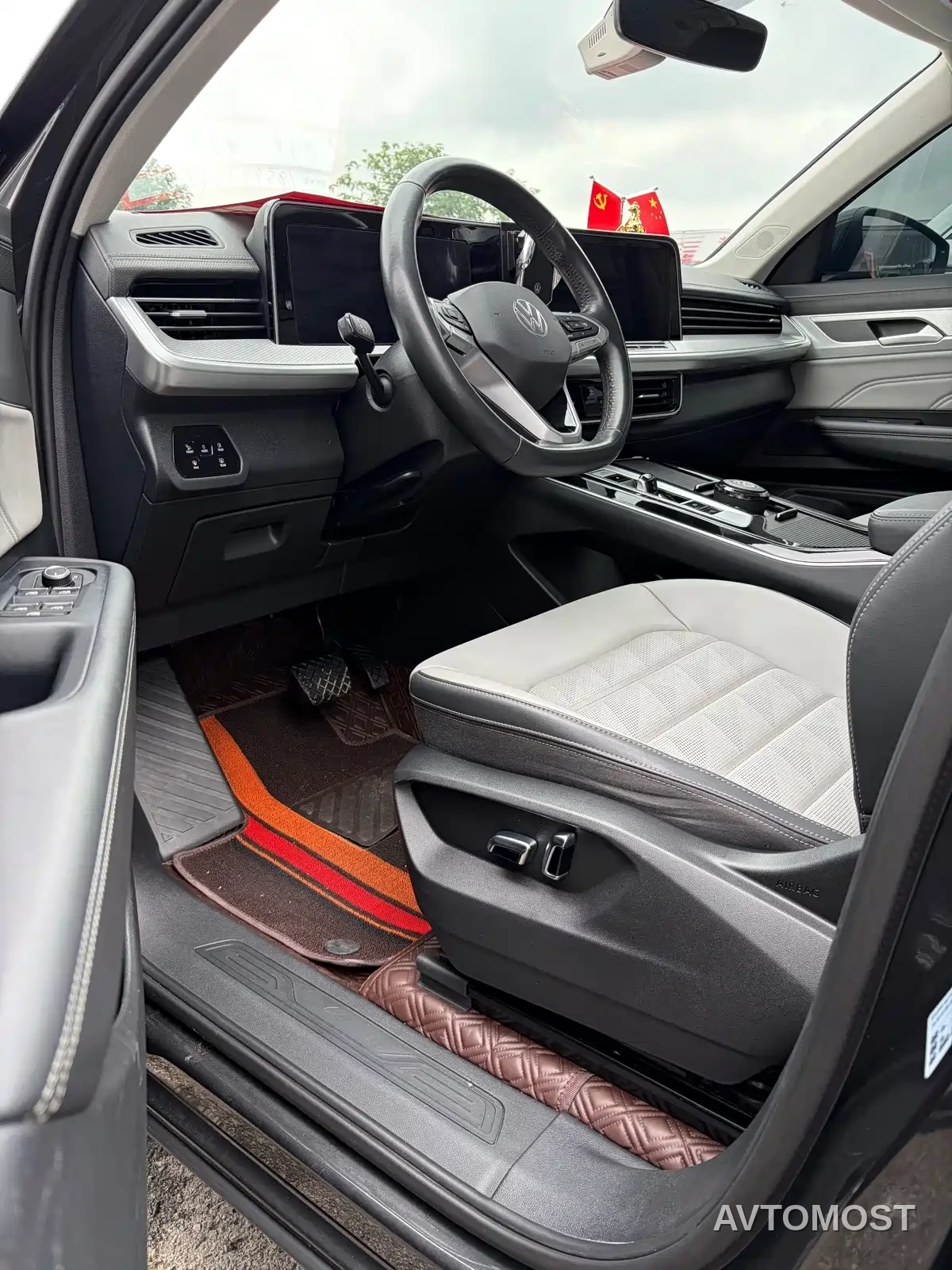 Volkswagen Talagon 2023 330TSI Luxury Touring Edition — фото 19