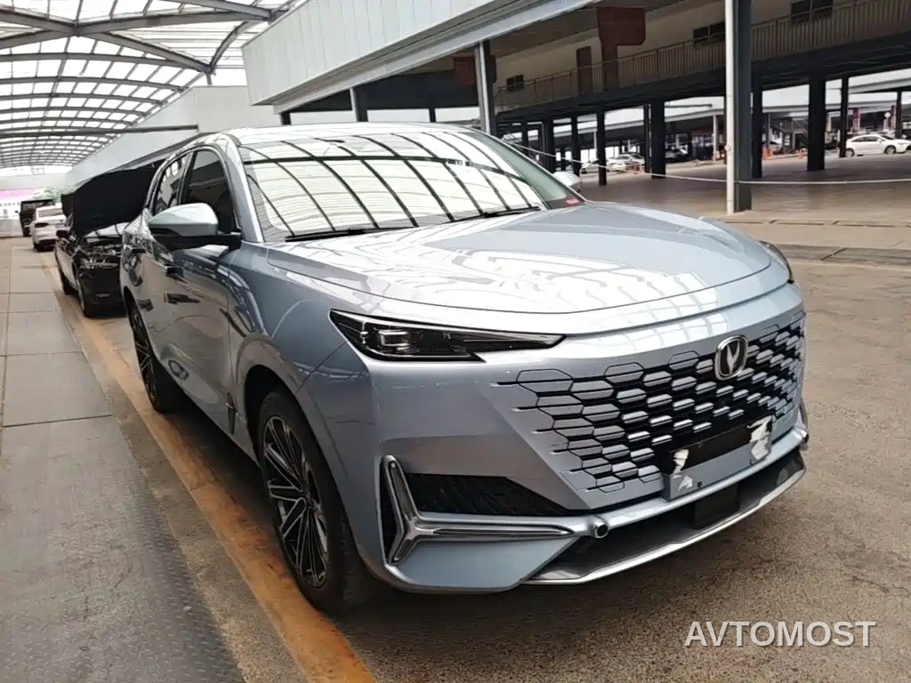 Changan UNI-K iDD 2022 Blue Whale iDD 130km 1.5T Premium — фото 3