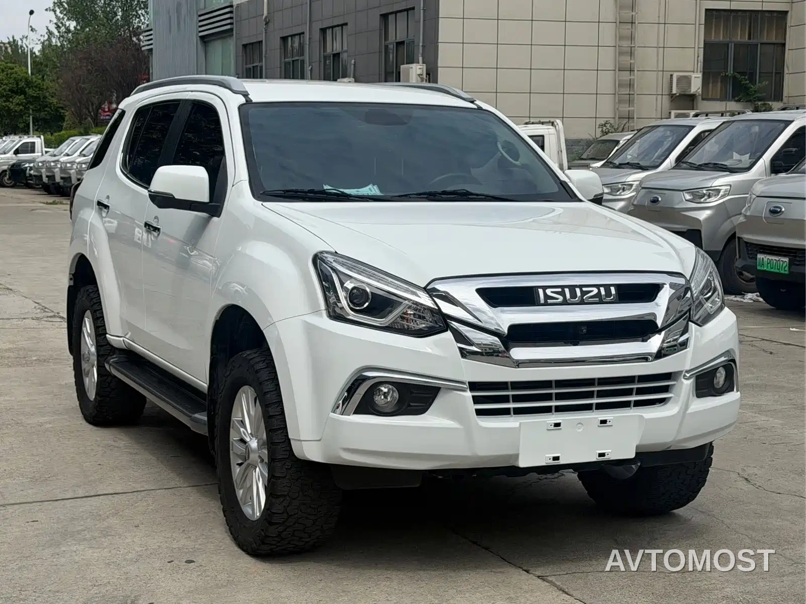 Isuzu mu-X Ranger 2020 Model 1.9T Diesel Automatic 4WD Premium Edition 5-Seater China VI — фото 3