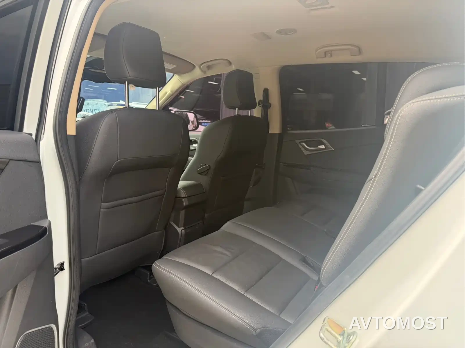 Isuzu mu-X Ranger 2020 Model 1.9T Diesel Automatic 4WD Premium Edition 5-Seater China VI — фото 5