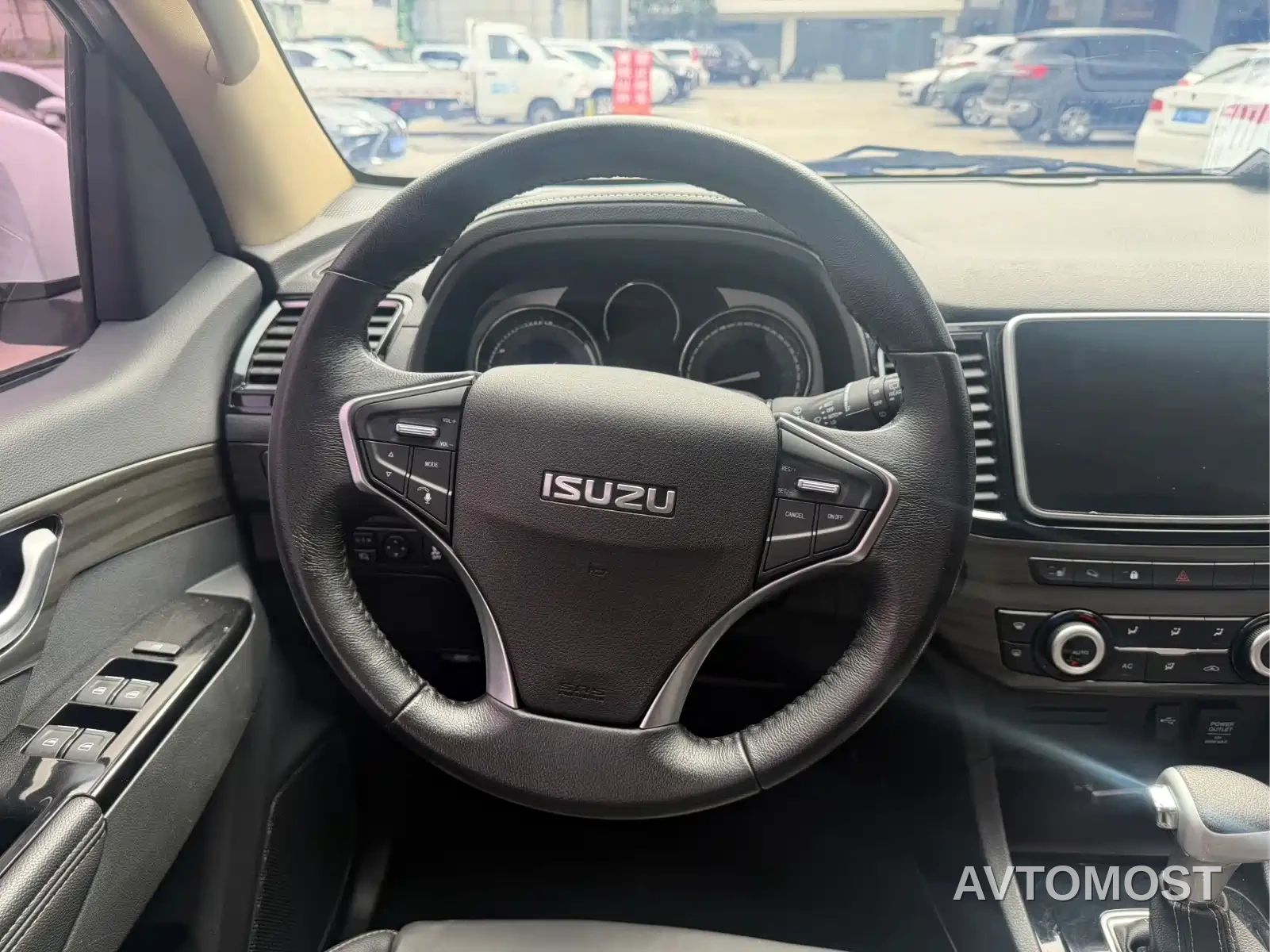Isuzu mu-X Ranger 2020 Model 1.9T Diesel Automatic 4WD Premium Edition 5-Seater China VI — фото 6